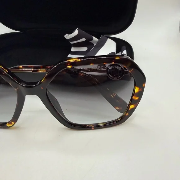Marc Jacobs Brown Tortoise Sunglasses - Picture 4 of 12